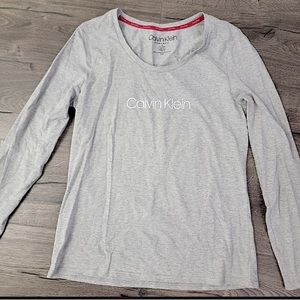 🔥EUC CALVIN KLEIN SUPER CUTE&COMFY LOUNGE WEAR GRAY LIGHT WEIGHT LONGSLEEVE